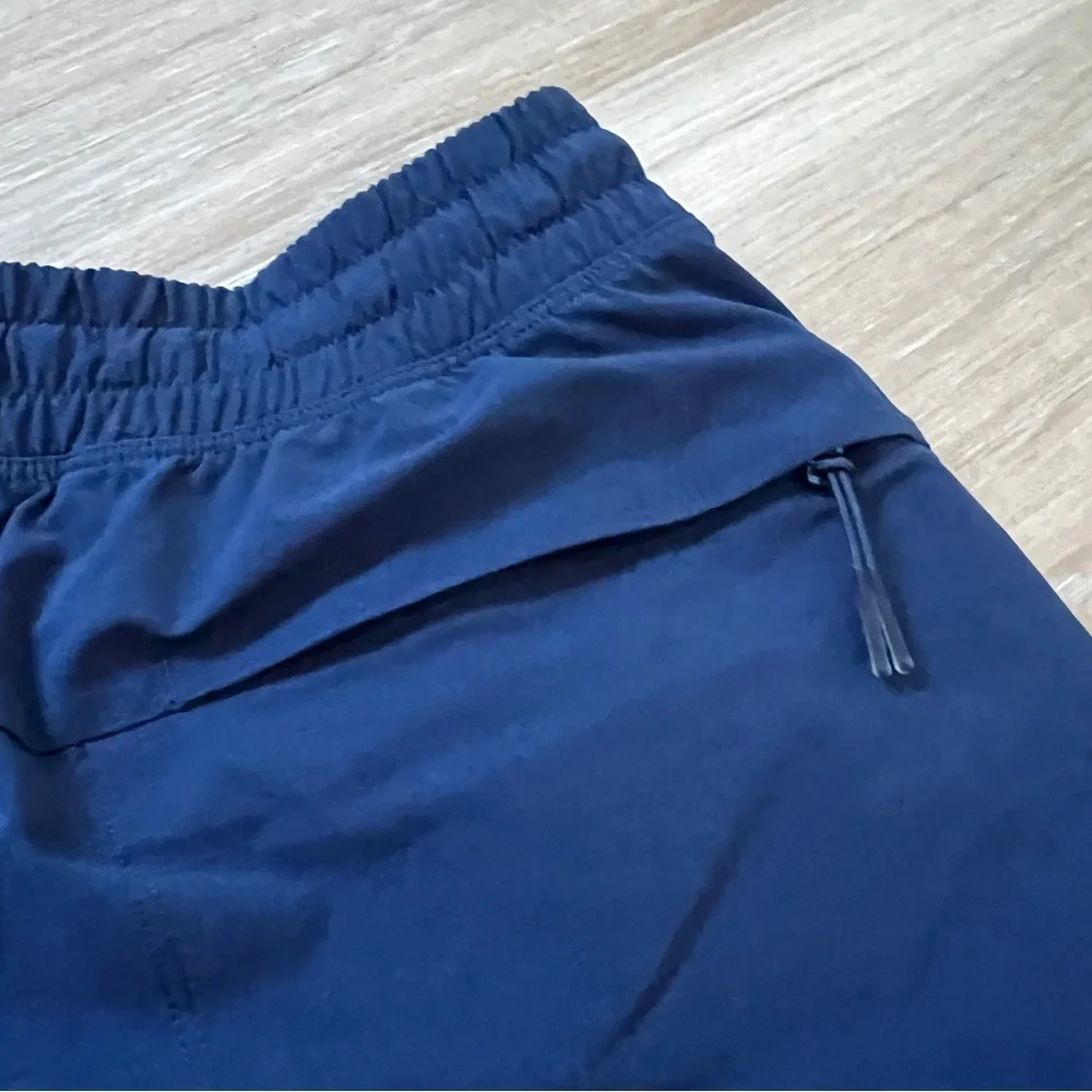 Lululemon Men’s Navy Blue Athletic Gym Shorts w/ Liner Size M - Picture 3 of 6